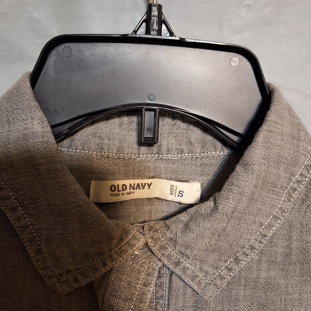 Old Navy Button Down Gray Shirt Size S - Picture 7 of 7